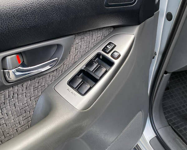 Сірий Тойота Ленд Крузер Прадо, об'ємом двигуна 2.7 л та пробігом 246 тис. км за 11000 $, фото 27 на Automoto.ua