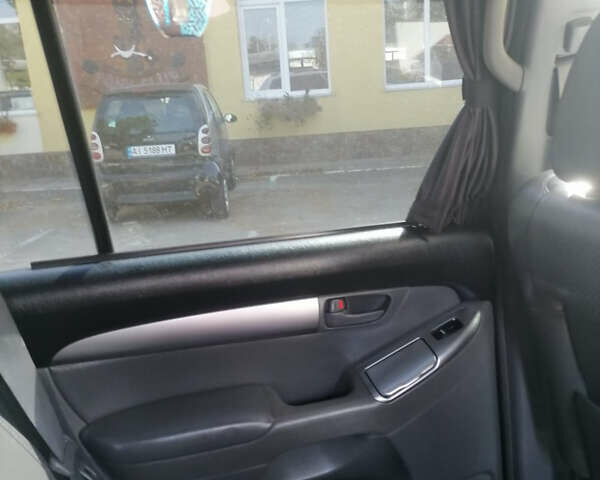 Серый Тойота Ленд Крузер Прадо, объемом двигателя 4 л и пробегом 283 тыс. км за 11500 $, фото 16 на Automoto.ua