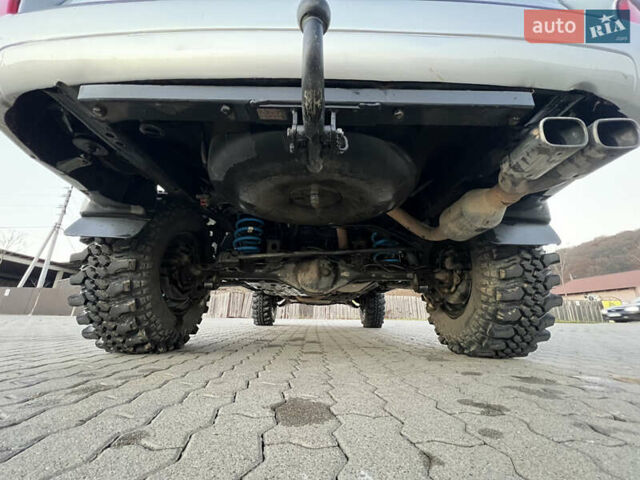 Серый Тойота Ленд Крузер Прадо, объемом двигателя 4 л и пробегом 320 тыс. км за 23000 $, фото 22 на Automoto.ua