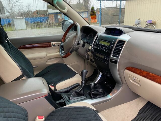 Серый Тойота Ленд Крузер Прадо, объемом двигателя 4 л и пробегом 200 тыс. км за 12000 $, фото 7 на Automoto.ua