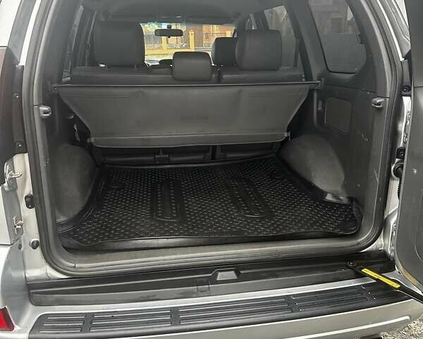 Серый Тойота Ленд Крузер Прадо, объемом двигателя 3.96 л и пробегом 215 тыс. км за 18500 $, фото 6 на Automoto.ua