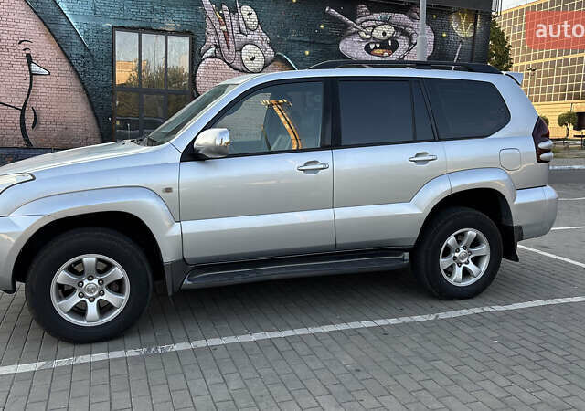 Сірий Тойота Ленд Крузер Прадо, об'ємом двигуна 4 л та пробігом 322 тис. км за 14300 $, фото 1 на Automoto.ua