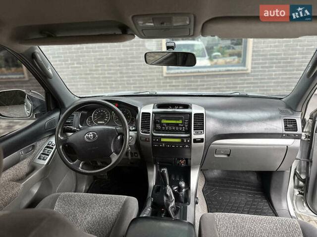 Серый Тойота Ленд Крузер Прадо, объемом двигателя 2.7 л и пробегом 340 тыс. км за 11700 $, фото 15 на Automoto.ua