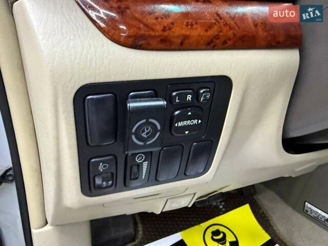 Серый Тойота Ленд Крузер Прадо, объемом двигателя 3.96 л и пробегом 229 тыс. км за 14200 $, фото 7 на Automoto.ua