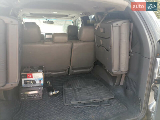 Серый Тойота Ленд Крузер Прадо, объемом двигателя 4 л и пробегом 283 тыс. км за 11500 $, фото 19 на Automoto.ua