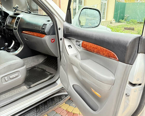 Сірий Тойота Ленд Крузер Прадо, об'ємом двигуна 2.98 л та пробігом 312 тис. км за 19700 $, фото 11 на Automoto.ua