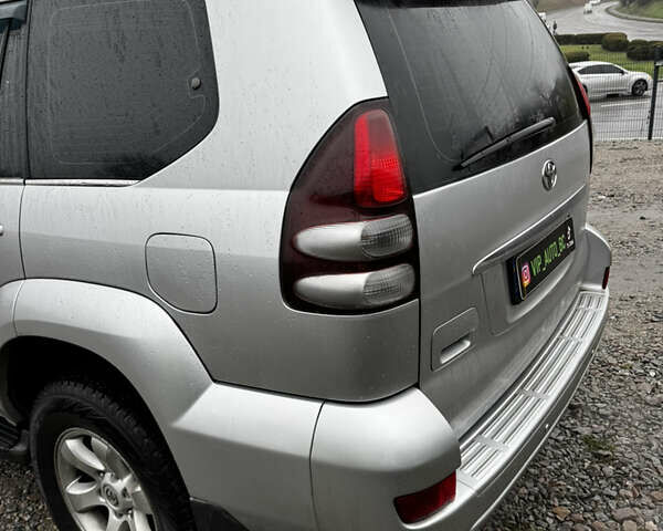 Сірий Тойота Ленд Крузер Прадо, об'ємом двигуна 4 л та пробігом 396 тис. км за 12800 $, фото 13 на Automoto.ua