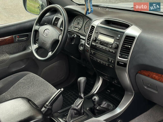 Серый Тойота Ленд Крузер Прадо, объемом двигателя 2.69 л и пробегом 286 тыс. км за 10900 $, фото 27 на Automoto.ua