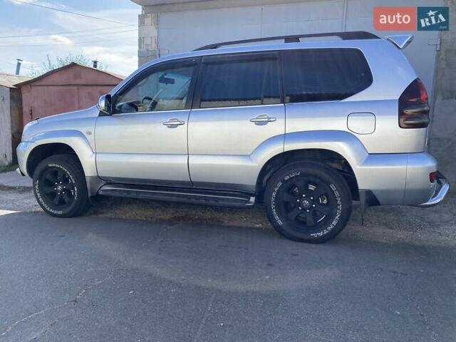 Серый Тойота Ленд Крузер Прадо, объемом двигателя 3.96 л и пробегом 235 тыс. км за 13500 $, фото 13 на Automoto.ua