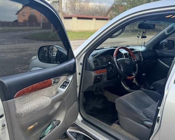 Серый Тойота Ленд Крузер Прадо, объемом двигателя 2.7 л и пробегом 260 тыс. км за 11300 $, фото 17 на Automoto.ua