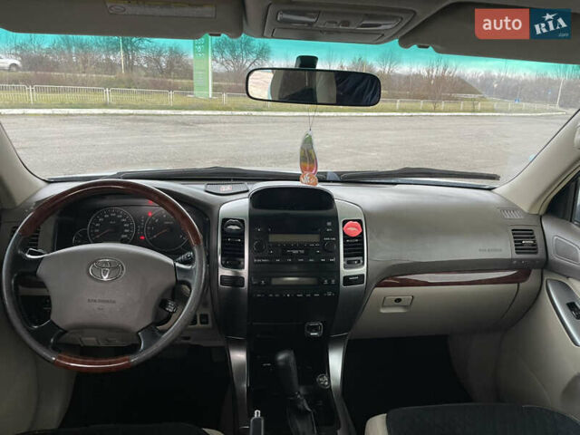 Серый Тойота Ленд Крузер Прадо, объемом двигателя 4 л и пробегом 198 тыс. км за 11500 $, фото 22 на Automoto.ua