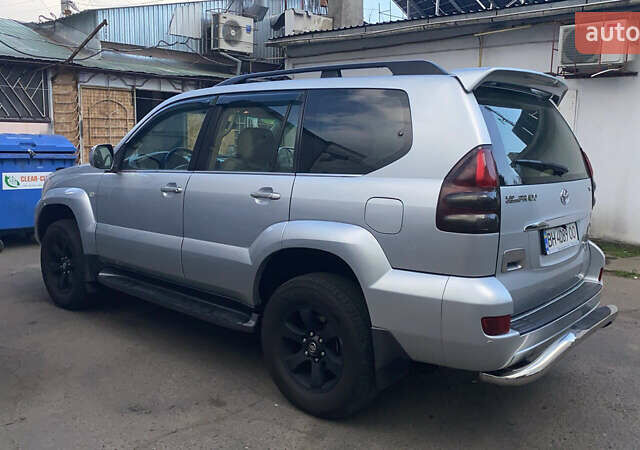 Серый Тойота Ленд Крузер Прадо, объемом двигателя 3.96 л и пробегом 235 тыс. км за 13500 $, фото 2 на Automoto.ua