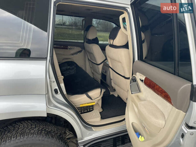 Серый Тойота Ленд Крузер Прадо, объемом двигателя 4 л и пробегом 198 тыс. км за 11500 $, фото 17 на Automoto.ua