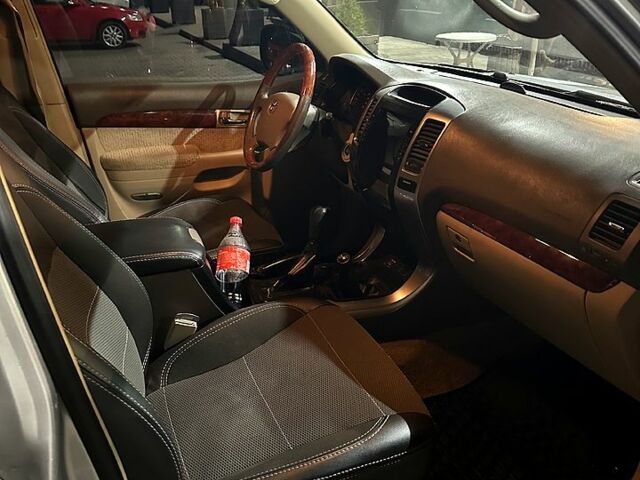 Сірий Тойота Ленд Крузер Прадо, об'ємом двигуна 2.7 л та пробігом 192 тис. км за 12999 $, фото 5 на Automoto.ua