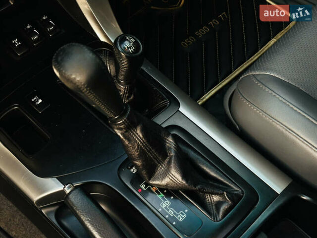 Серый Тойота Ленд Крузер Прадо, объемом двигателя 3.96 л и пробегом 292 тыс. км за 15800 $, фото 29 на Automoto.ua