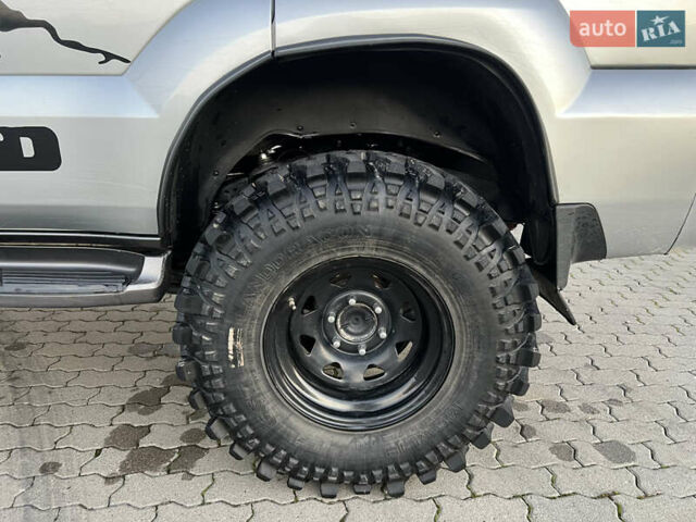 Серый Тойота Ленд Крузер Прадо, объемом двигателя 4 л и пробегом 320 тыс. км за 23000 $, фото 16 на Automoto.ua