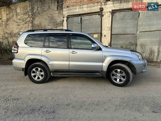 Тойота Ленд Крузер Прадо 2006 в Черновцах на Automoto.ua Серый Тойота Ленд Крузер Прадо, объемом двигателя 4 л и пробегом 228 тыс. км за 15000 $, фото 9 на Automoto.ua
