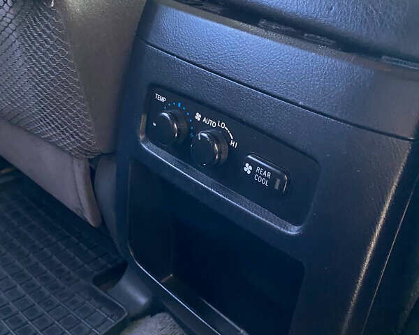 Сірий Тойота Ленд Крузер Прадо, об'ємом двигуна 2.7 л та пробігом 246 тис. км за 11000 $, фото 34 на Automoto.ua