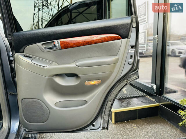 Серый Тойота Ленд Крузер Прадо, объемом двигателя 3.96 л и пробегом 292 тыс. км за 15800 $, фото 20 на Automoto.ua