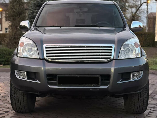 Серый Тойота Ленд Крузер Прадо, объемом двигателя 4 л и пробегом 393 тыс. км за 13999 $, фото 5 на Automoto.ua