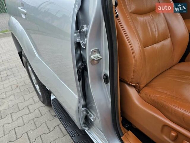 Тойота Ленд Крузер Прадо 2006 в Хмельницком на Automoto.ua Серый Тойота Ленд Крузер Прадо, объемом двигателя 4 л и пробегом 254 тыс. км за 12999 $, фото 85 на Automoto.ua