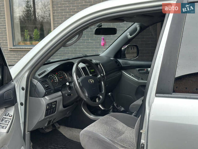 Серый Тойота Ленд Крузер Прадо, объемом двигателя 2.7 л и пробегом 340 тыс. км за 11700 $, фото 10 на Automoto.ua