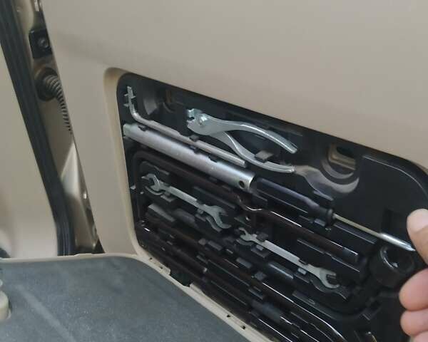 Сірий Тойота Ленд Крузер Прадо, об'ємом двигуна 2.7 л та пробігом 270 тис. км за 13200 $, фото 5 на Automoto.ua