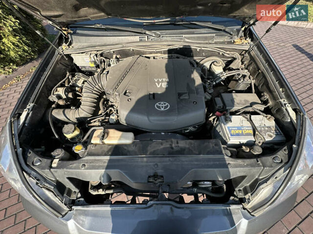 Серый Тойота Ленд Крузер Прадо, объемом двигателя 4 л и пробегом 393 тыс. км за 13999 $, фото 32 на Automoto.ua