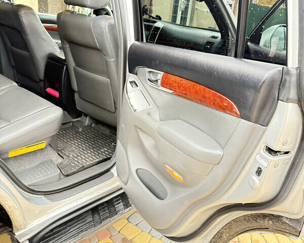 Сірий Тойота Ленд Крузер Прадо, об'ємом двигуна 2.98 л та пробігом 312 тис. км за 19700 $, фото 13 на Automoto.ua