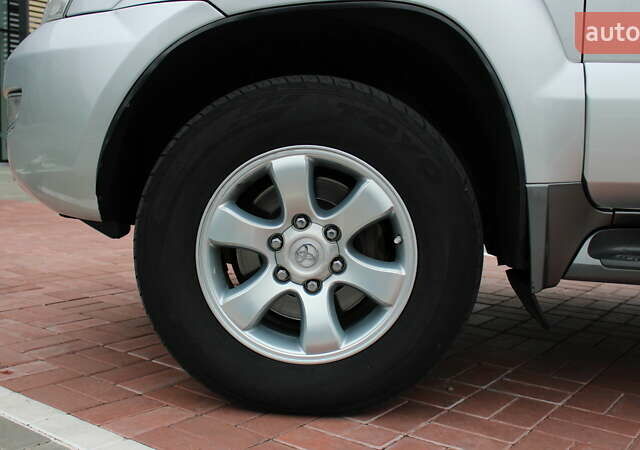 Сірий Тойота Ленд Крузер Прадо, об'ємом двигуна 3.96 л та пробігом 237 тис. км за 14900 $, фото 16 на Automoto.ua