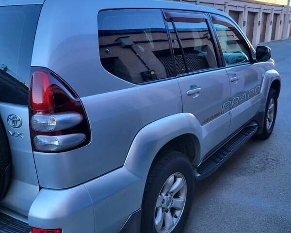 Сірий Тойота Ленд Крузер Прадо, об'ємом двигуна 3.96 л та пробігом 230 тис. км за 14300 $, фото 4 на Automoto.ua
