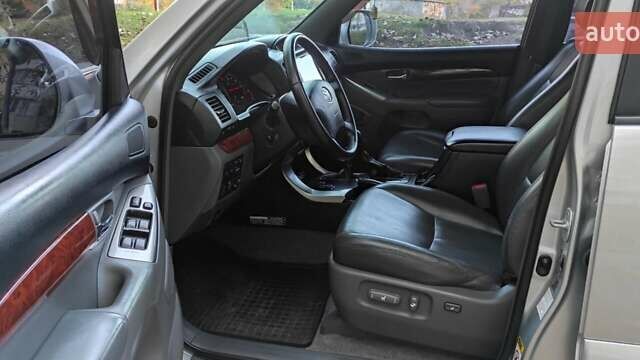 Сірий Тойота Ленд Крузер Прадо, об'ємом двигуна 4 л та пробігом 164 тис. км за 14700 $, фото 12 на Automoto.ua