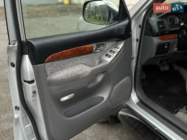 Серый Тойота Ленд Крузер Прадо, объемом двигателя 2.69 л и пробегом 286 тыс. км за 10900 $, фото 21 на Automoto.ua