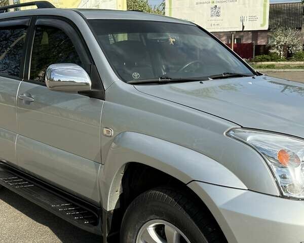 Тойота Ленд Крузер Прадо 2006 у Первомайском на Automoto.ua Сірий Тойота Ленд Крузер Прадо, об'ємом двигуна 2.69 л та пробігом 188 тис. км за 14300 $, фото 5 на Automoto.ua
