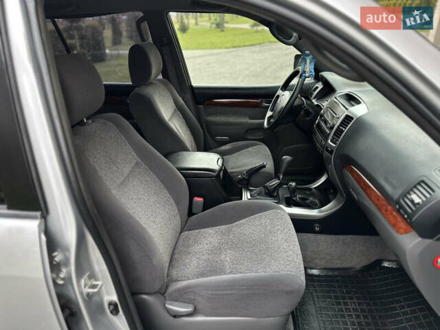 Серый Тойота Ленд Крузер Прадо, объемом двигателя 2.69 л и пробегом 286 тыс. км за 10900 $, фото 24 на Automoto.ua