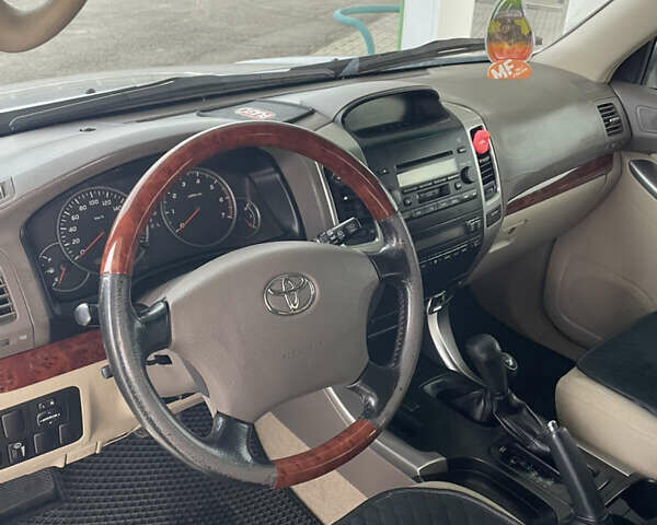 Серый Тойота Ленд Крузер Прадо, объемом двигателя 4 л и пробегом 198 тыс. км за 11500 $, фото 26 на Automoto.ua