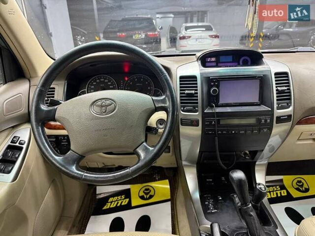 Серый Тойота Ленд Крузер Прадо, объемом двигателя 3.96 л и пробегом 229 тыс. км за 14200 $, фото 14 на Automoto.ua