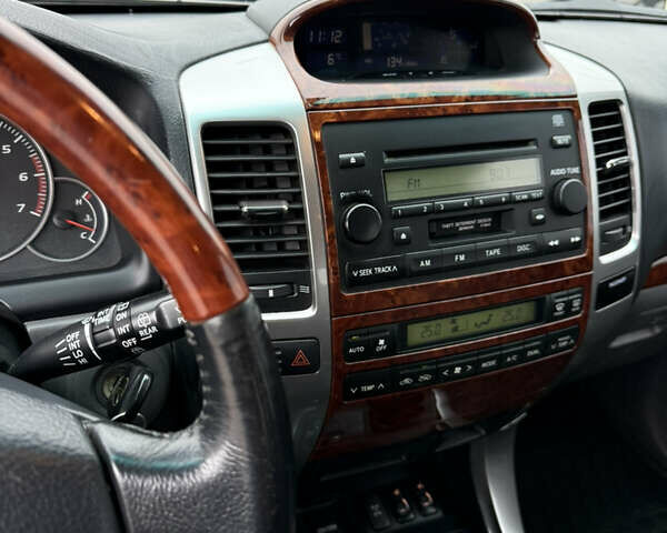 Серый Тойота Ленд Крузер Прадо, объемом двигателя 3.96 л и пробегом 147 тыс. км за 20500 $, фото 15 на Automoto.ua