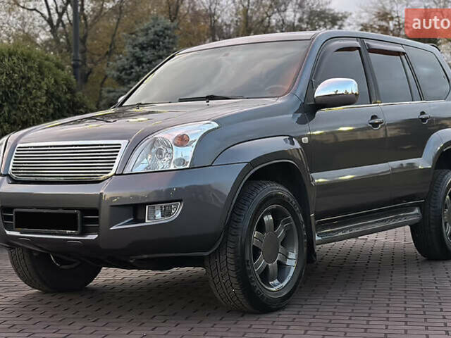 Серый Тойота Ленд Крузер Прадо, объемом двигателя 4 л и пробегом 393 тыс. км за 13999 $, фото 3 на Automoto.ua