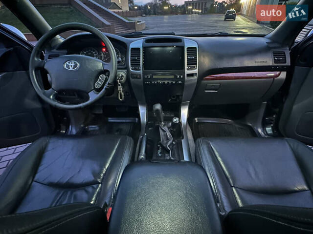 Серый Тойота Ленд Крузер Прадо, объемом двигателя 4 л и пробегом 393 тыс. км за 13999 $, фото 24 на Automoto.ua