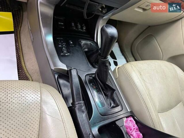 Серый Тойота Ленд Крузер Прадо, объемом двигателя 3.96 л и пробегом 229 тыс. км за 14200 $, фото 10 на Automoto.ua