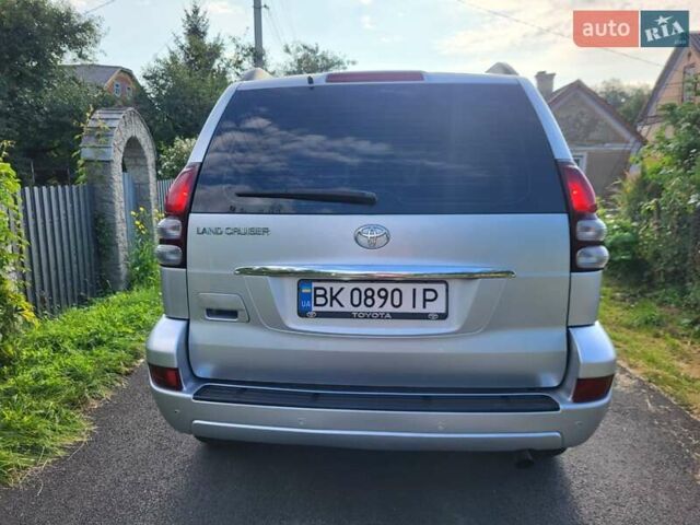 Сірий Тойота Ленд Крузер Прадо, об'ємом двигуна 4 л та пробігом 368 тис. км за 14999 $, фото 4 на Automoto.ua