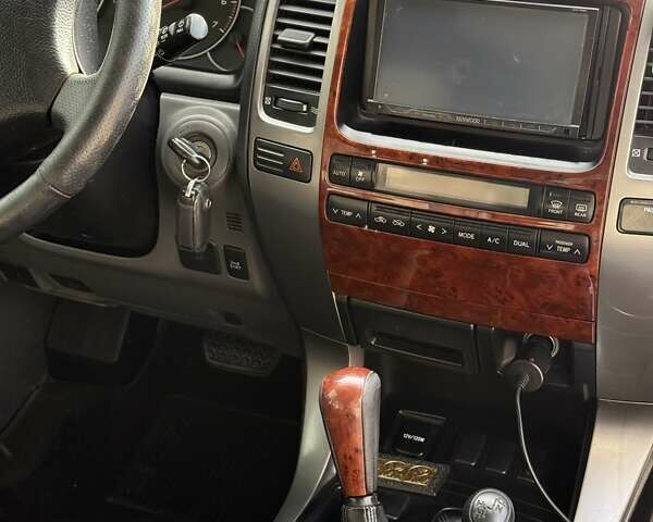 Тойота Ленд Крузер Прадо 2006 у Первомайском на Automoto.ua Сірий Тойота Ленд Крузер Прадо, об'ємом двигуна 2.69 л та пробігом 188 тис. км за 14300 $, фото 7 на Automoto.ua