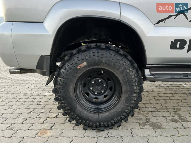 Серый Тойота Ленд Крузер Прадо, объемом двигателя 4 л и пробегом 320 тыс. км за 23000 $, фото 17 на Automoto.ua
