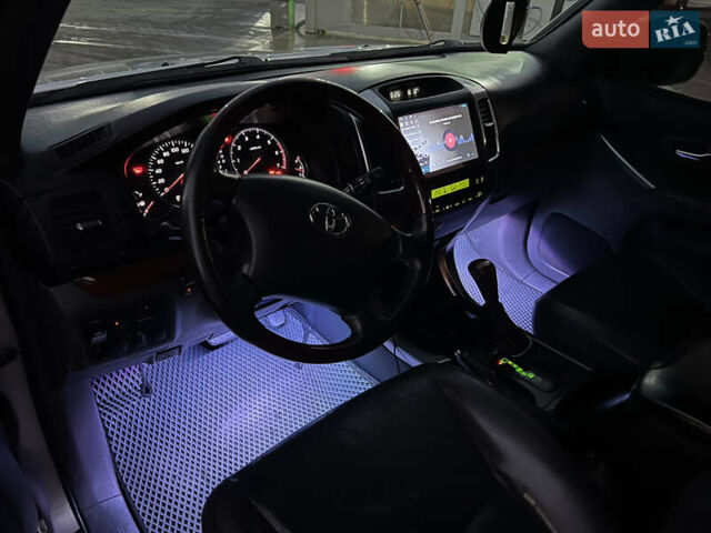 Серый Тойота Ленд Крузер Прадо, объемом двигателя 4 л и пробегом 320 тыс. км за 23000 $, фото 50 на Automoto.ua