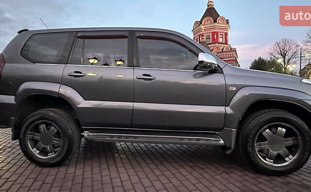 Серый Тойота Ленд Крузер Прадо, объемом двигателя 4 л и пробегом 393 тыс. км за 13999 $, фото 10 на Automoto.ua