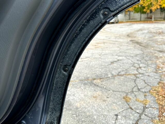 Серый Тойота Ленд Крузер Прадо, объемом двигателя 4 л и пробегом 291 тыс. км за 15500 $, фото 7 на Automoto.ua