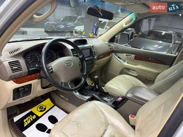 Серый Тойота Ленд Крузер Прадо, объемом двигателя 3.96 л и пробегом 229 тыс. км за 14200 $, фото 8 на Automoto.ua