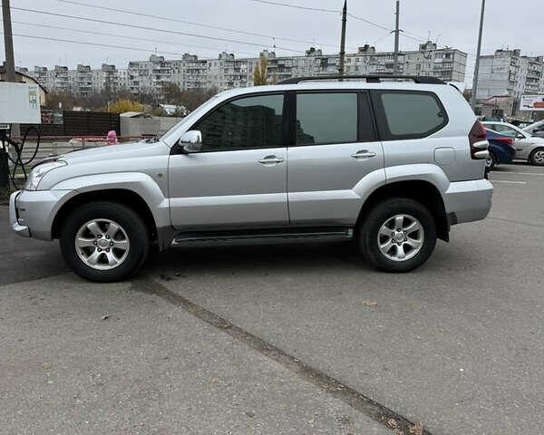 Серый Тойота Ленд Крузер Прадо, объемом двигателя 3.96 л и пробегом 147 тыс. км за 20500 $, фото 2 на Automoto.ua