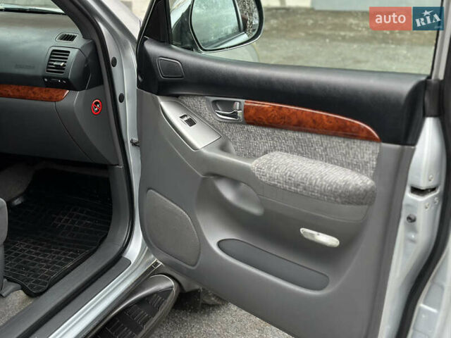 Серый Тойота Ленд Крузер Прадо, объемом двигателя 2.69 л и пробегом 286 тыс. км за 10900 $, фото 26 на Automoto.ua